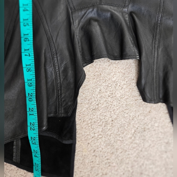 BEBE Women's Black 100% Leather open front Jacket. Lightweight.Size Small - Picture 11 of 11